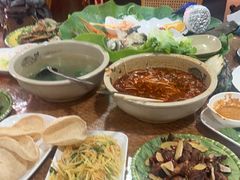 -沐毫傣泐云南菜孔雀宴•手抓饭傣味烧烤(曼听公园店)