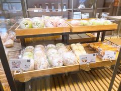 -顶东面包花园·生日蛋糕(世博店)