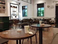 大堂-星巴克臻选(广州沙面店)