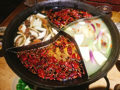 -白乐天毛肚火锅馆(解放碑店)