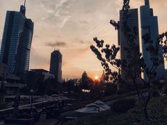 -UNI UNI(环亚凯瑟琳店)