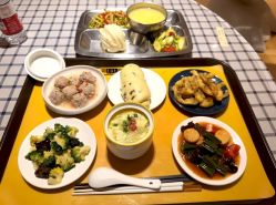 -月之旅·尊 高端月子会所(科馨别墅一店)