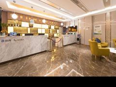 -潮漫酒店(北京通州环球度假区临河里地铁站店)