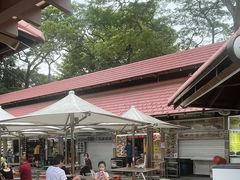 -东海岸人工湖美食村