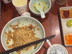 -裕兴记•蟹黄面馆(人民广场店)