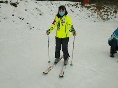 -十三陵雪世界滑雪场