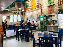 大堂-马路边边麻辣烫联盟路店