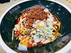 招牌肉酱凉皮-西北杂粮筐凉皮大王(环球中心店)