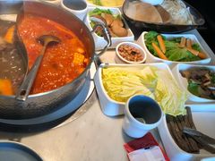 -左庭右院鲜牛肉火锅(浦江欢乐颂店)