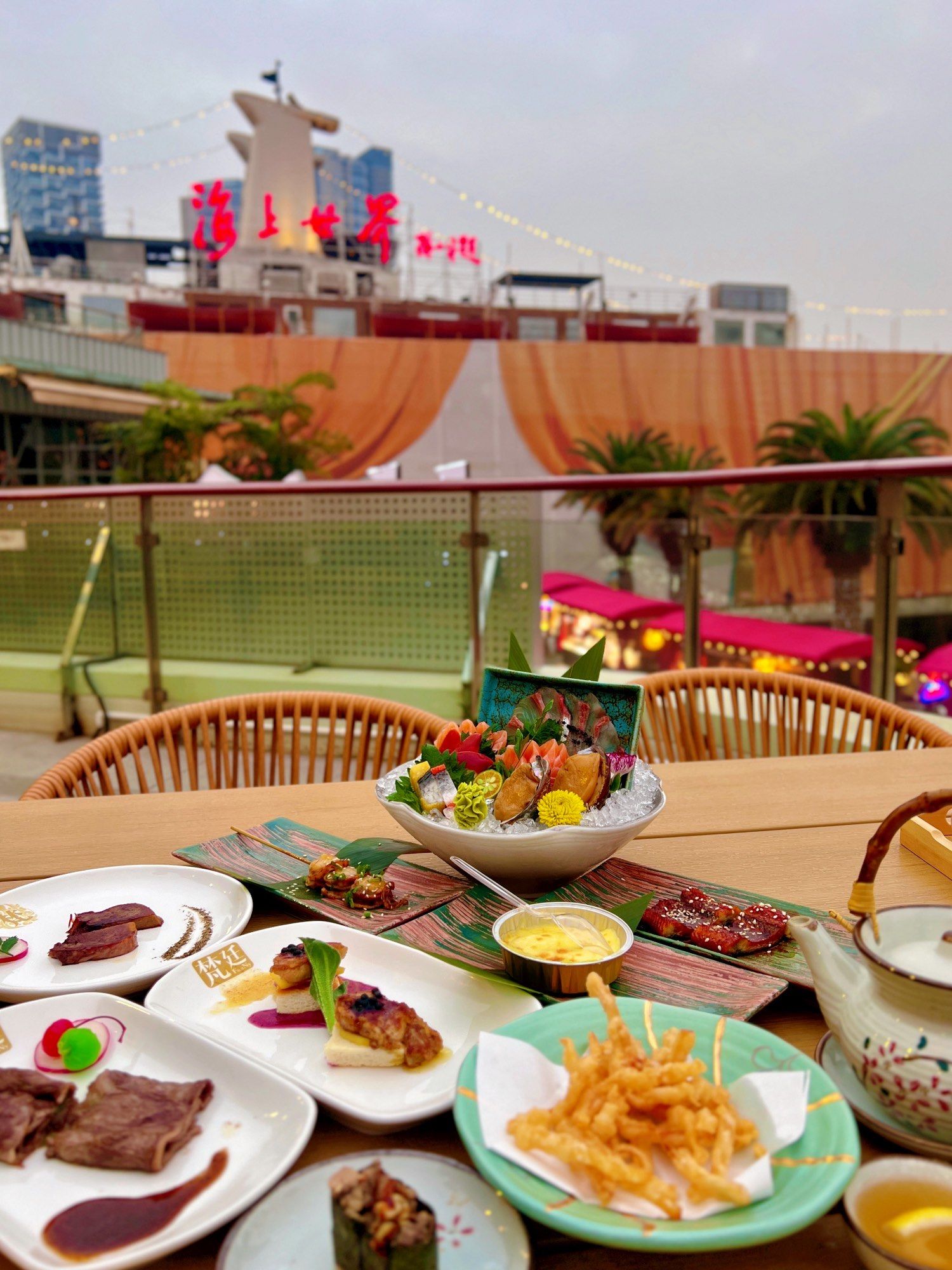 可以看明华邮轮美景的铁板自助餐体验感拉满