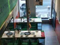 -山野的朋友露营炭火烤肉