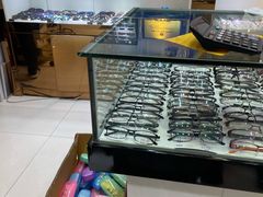 -三叶眼镜城批发市场(上海火车站店)