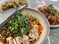 罐罐鸡丝拌米线-浩海火烧云傣家菜(京广店)