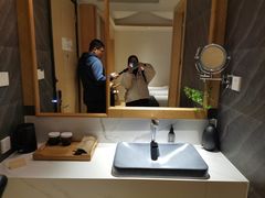 -艺龙万国酒店(济南泉城广场趵突泉店)