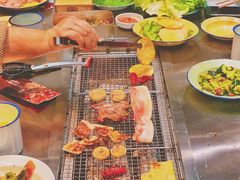 自助取餐区-小马扎地摊烤肉