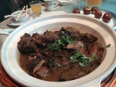 小鸡炖蘑菇-关东大厨老三熏鹅(新石店)