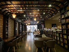 -钟书阁(松江泰晤士小镇店)