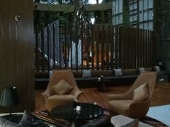 -上海滴水湖皇冠假日酒店