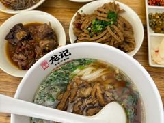 -湘人龙记老长沙米粉(鸟巢店)