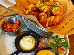 -Mark&Mars Restaurant