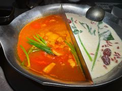 -湊湊火锅·茶憩(杭州湖滨银泰in77店)
