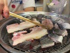 -围炉肉舍•炭烤活鳗•丹东海鲜烤肉(步行街店)