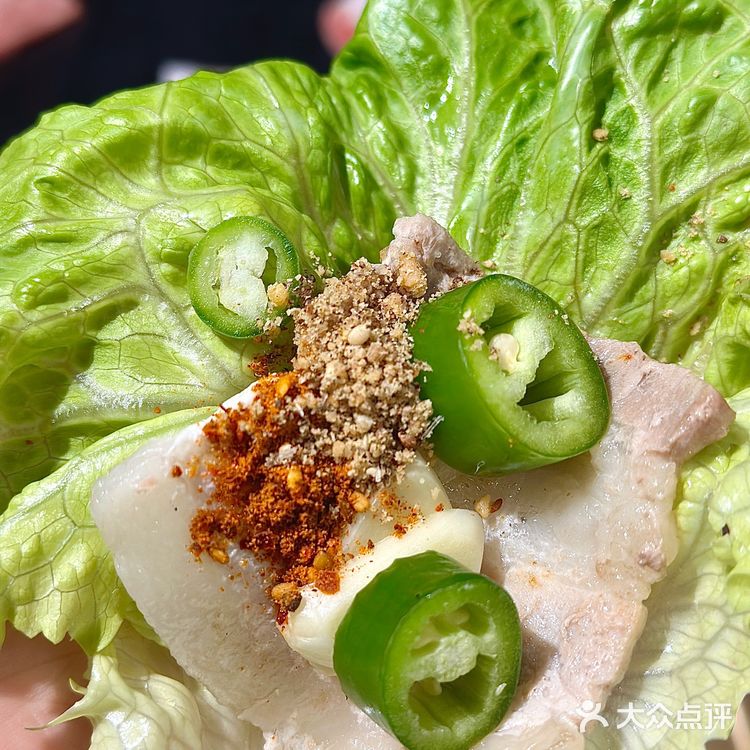 吃顿烤肉来感受下人间烟火气