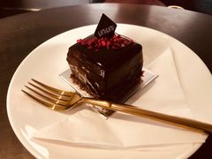 -UNI UNI(环亚凯瑟琳店)