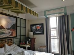 -喜鹊愉家酒店(郑州曼哈顿博览中心地铁站店)