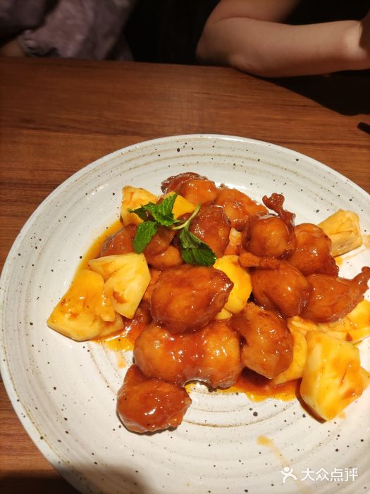 青年公社烤鸭(宝杨宝龙广场店)菠萝咕咾肉图片