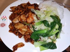 杏鲍菇滑鸡饭-北大家园食堂