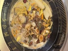 -野菌园·野生菌火锅首创第一家(关兴路总店)