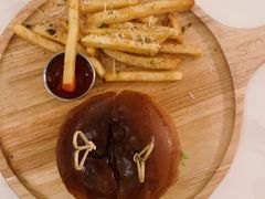 牛肉黑松露汉堡-SMAKA(复兴soho店)