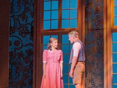 -交通银行前滩31演艺中心