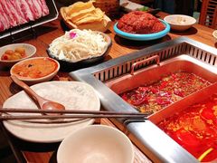 -老牌坊云南鱼豆花火锅(爱建店)