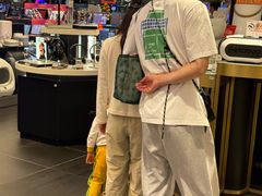 -百老汇(屯门市广场店)