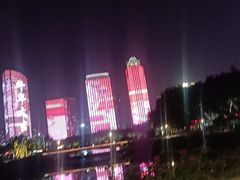 -万绿园