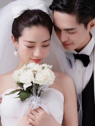 -樱花婚纱摄影