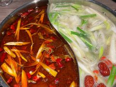 鸳鸯功夫牛尾锅-老鼎旺安格斯牛肉火锅(衡艺广场店)