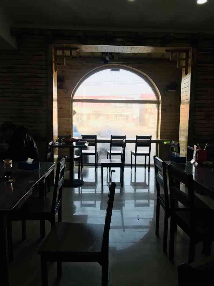 荆塘铺全驴宴(徐水店)-"专程开车过来吃驴肉火烧,不是饭点,店内也.