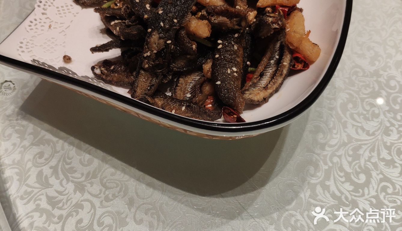 百步亭的店比较大，有2层，是新装修的