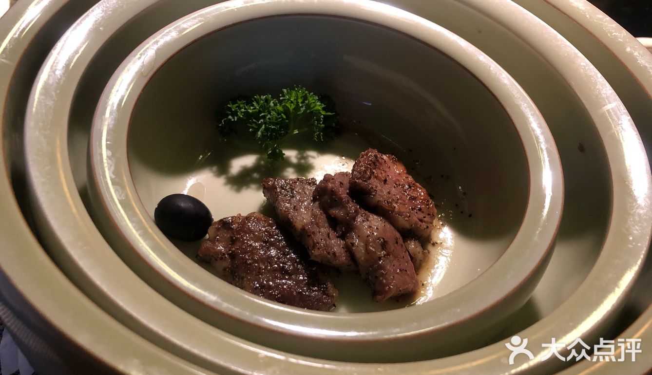 安静的吃个饭，和盆友聊天什么的