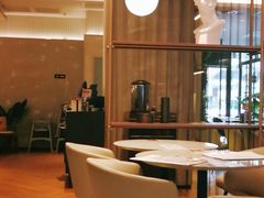 大堂-必胜客(龙之梦购物中心店)