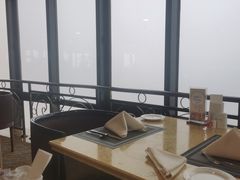 靠窗位-汇泉王朝大饭店-旋转餐厅(南海路店)