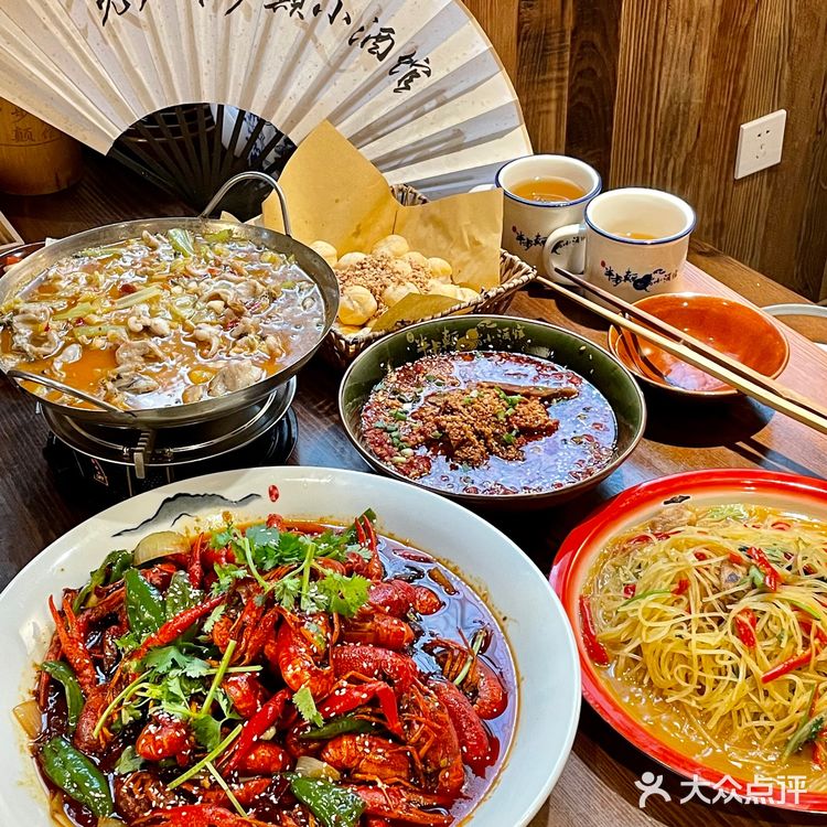 深圳川菜｜夏天就是要去半步颠吃新品小龙虾or毛蟹🦞
