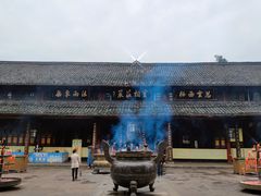 -峨眉山报国寺