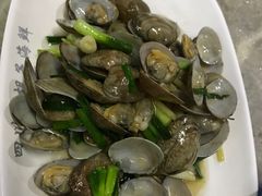 葱姜炒花甲-四川小胡子海鲜(丁村万人海鲜广场店)