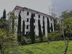 -四川汶川特大地震漩口中学遗址
