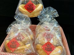 -红宝石·鲜奶小方·海派西点房(南丹店)