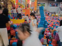 -极限Jump蹦床·新潮玩运动世界·室内乐园·团建·派对中心